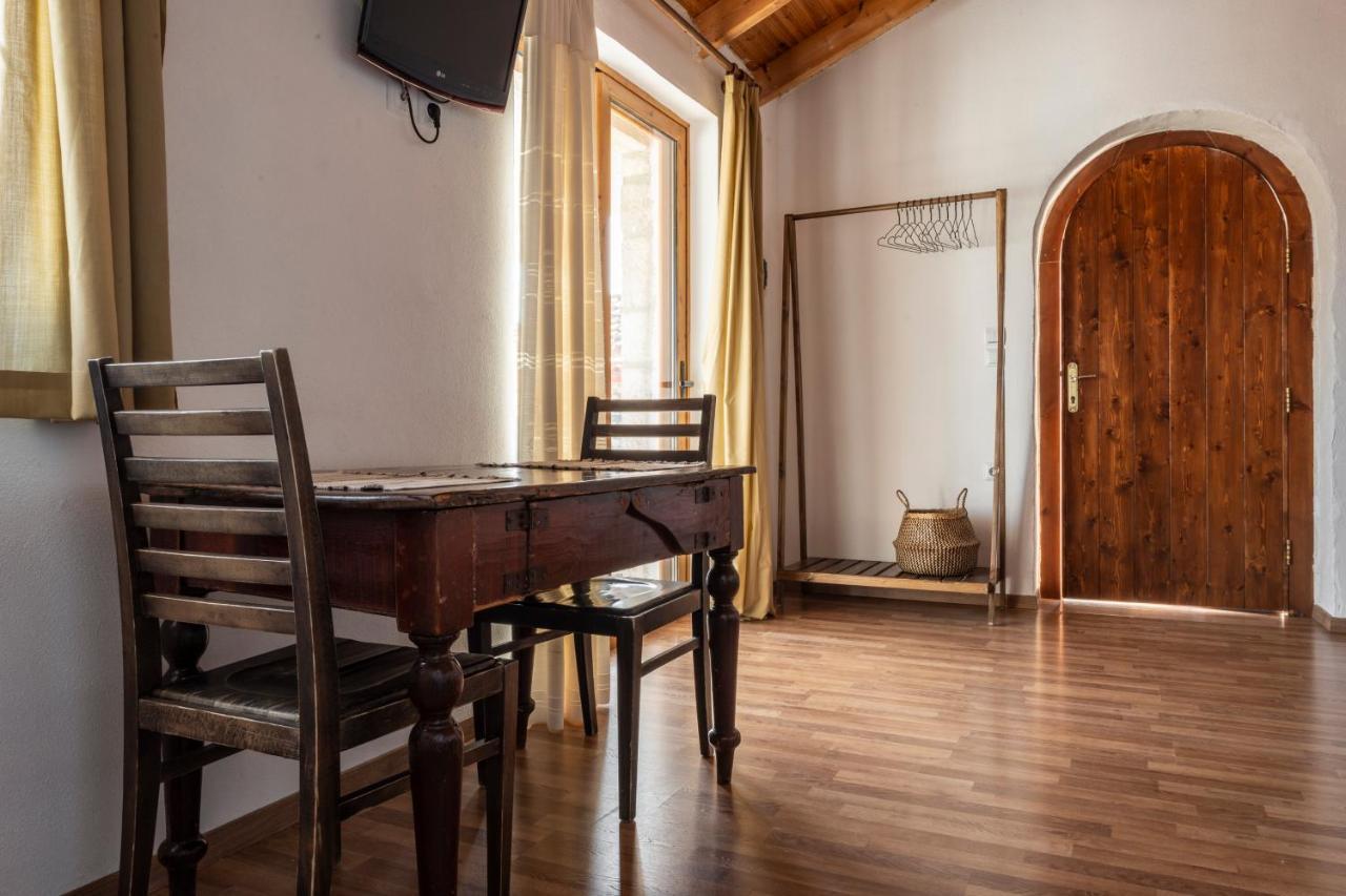 Amphora Guesthouse Himarë Eksteriør billede