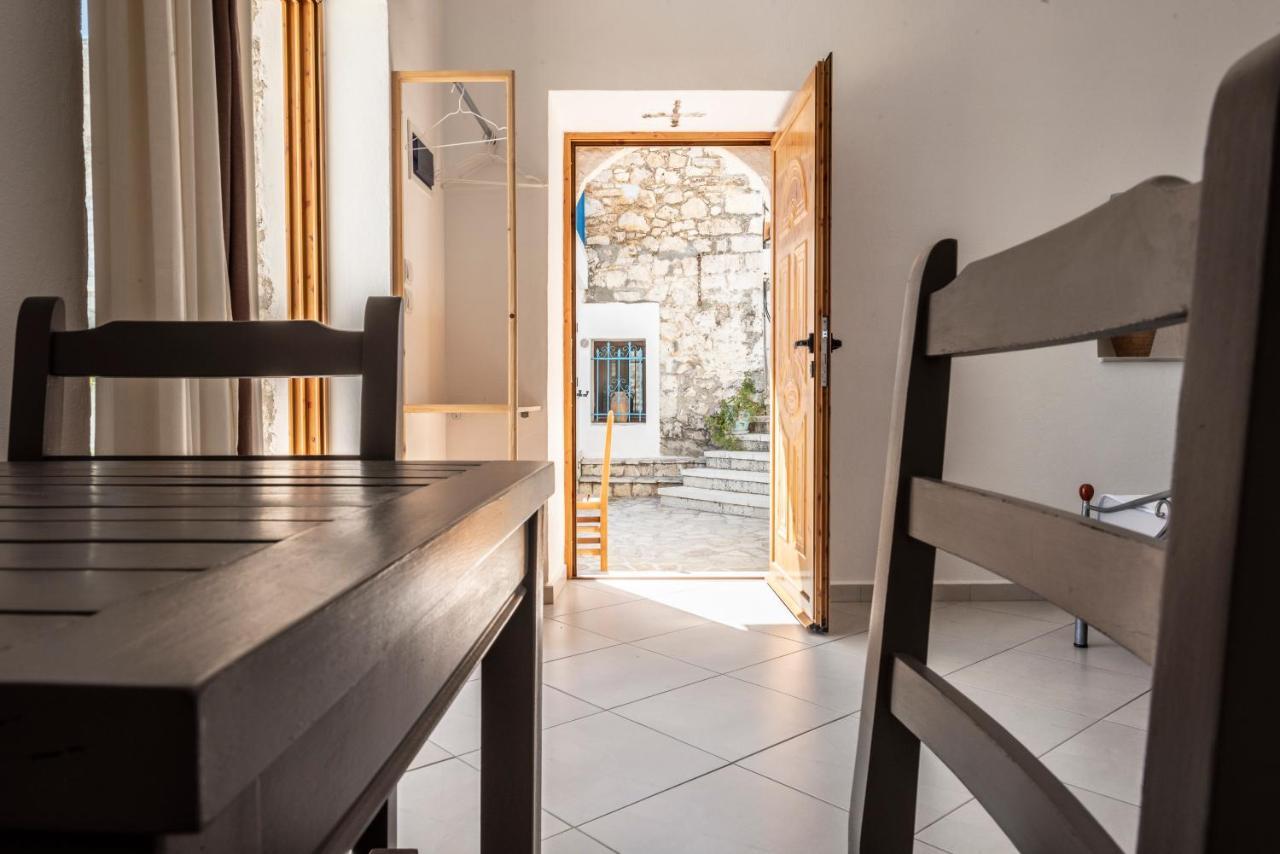 Amphora Guesthouse Himarë Eksteriør billede