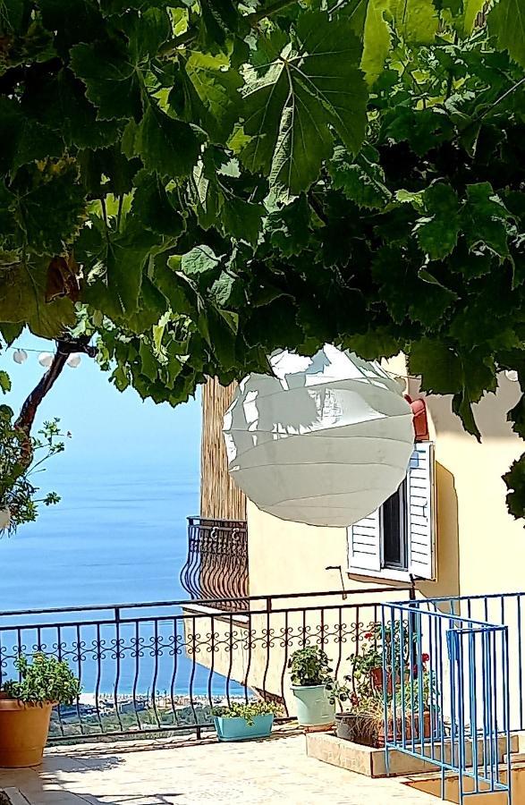 Amphora Guesthouse Himarë Eksteriør billede